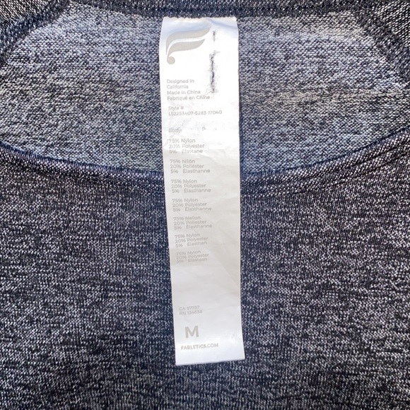 Fabletics Crop Top Stretchy / Med. - Picture 14 of 16
